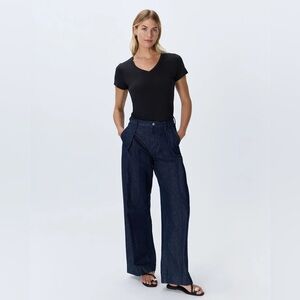 NWOT Quince Women's Black Cotton-Modal V-Neck Tee Short Sleeve T-Shirt Sz S